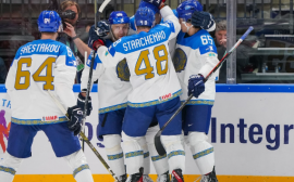 Сборная Казахстана по хоккею поднялась на 15-ю строчку в мировом рейтинге