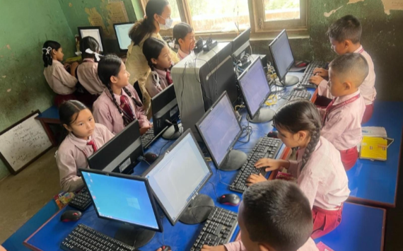 Отечественное ПО АСТЕР уменьшило бюджет на закупку компьютеров на 65%: позволило школе в Непале экономить до 60% на стоимости электроэнергии
