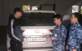 Lexus с поддельными документами попытались вывезти из Казахстана