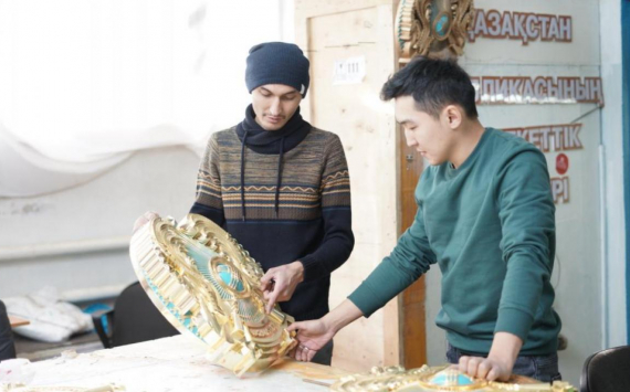 Кто зарабатывает деньги на патриотической продукции в Республике Казахстан