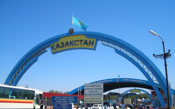 В Республике Казахстан разъяснили процедуру вывоза иностранных машин из страны и ЕАЭС