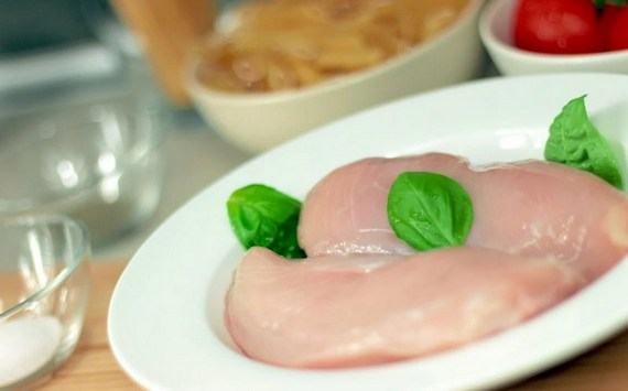 Казахстан налаживает поставки мяса птицы в Китай
